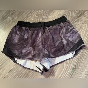 Lululemon Hotty Hot Short 4”